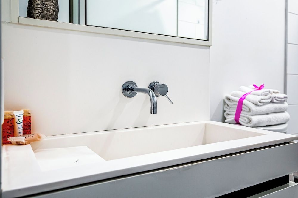 Altitude Suites on Yonge Superior Suite, 1 Bedroom, Kitchen, City View 11