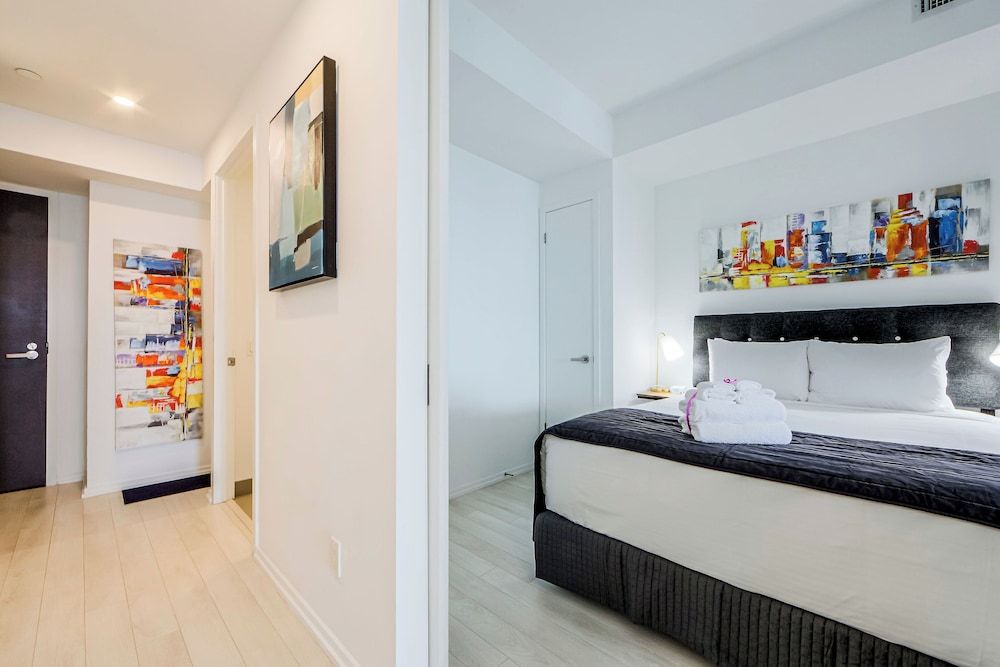 Altitude Suites on Yonge Superior Suite, 1 Bedroom, Kitchen, City View