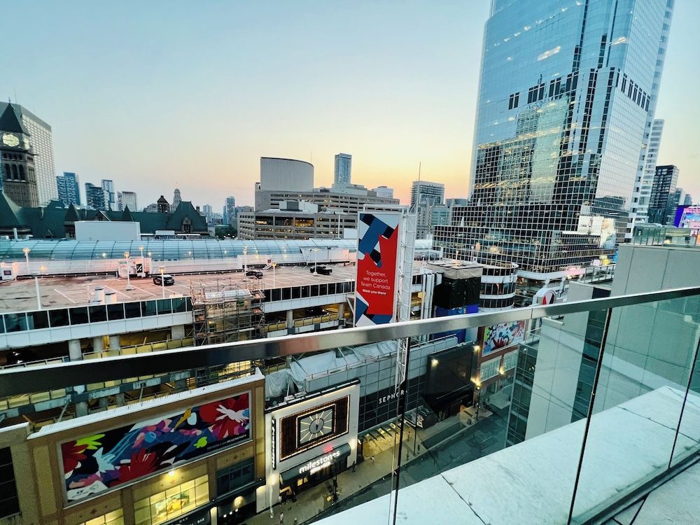 undefined Altitude Suites on Yonge 8