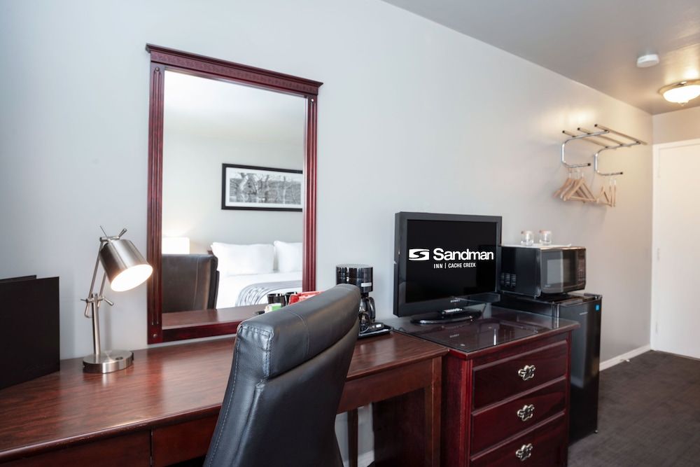 Sandman Inn Cache Creek Standard Room, 1 Queen Bed 6