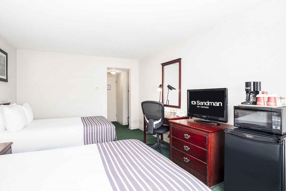 Sandman Inn Smithers Standard Room, 2 Double Beds 2