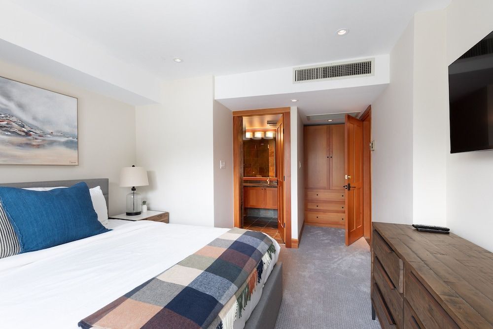 210 1 Bedroom Signature