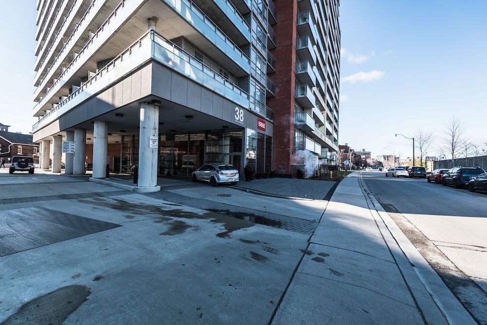 undefined Life Suites Rogers Centre 3