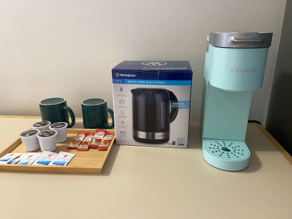 Slumber Lodge Motel Room, 1 Queen Bed 19