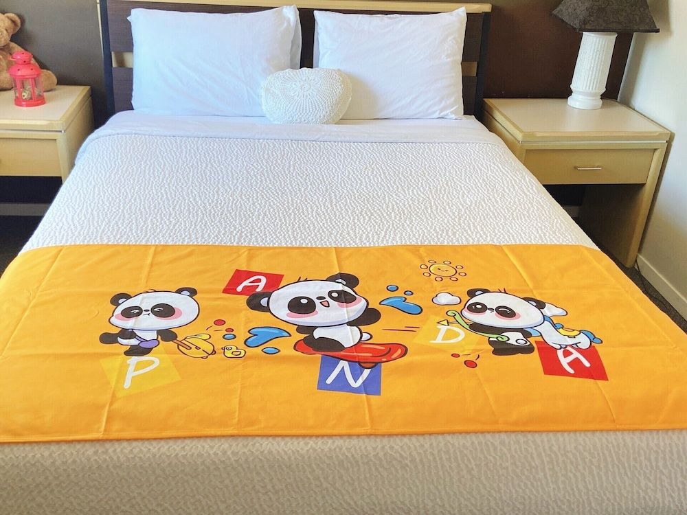 Slumber Lodge Motel Family Triple Room, 1 Bedroom 7