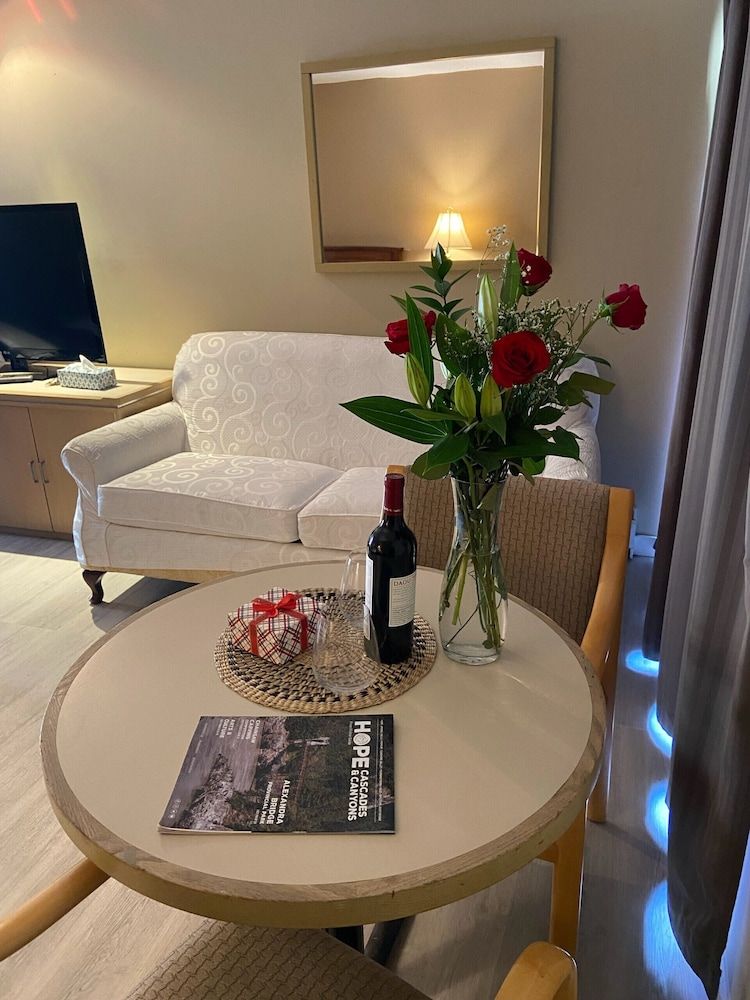 Slumber Lodge Motel Room, 1 Queen Bed 18