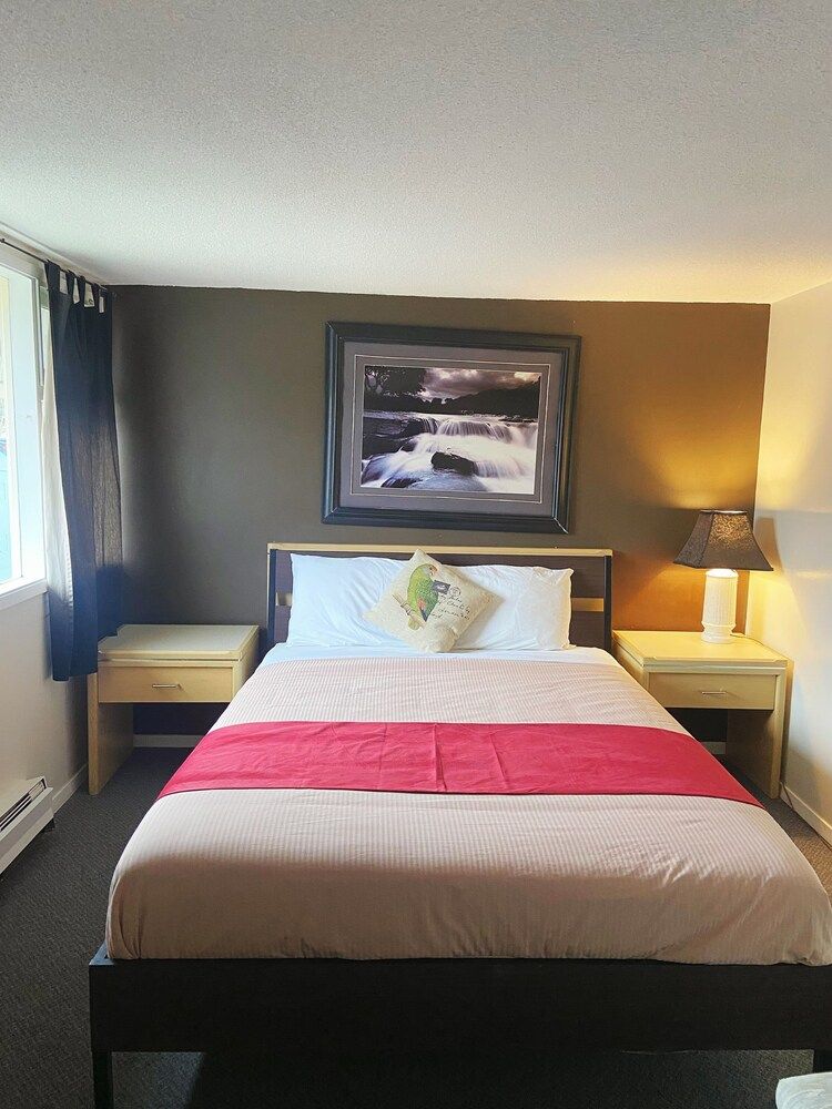 Slumber Lodge Motel Family Triple Room, 1 Bedroom 2