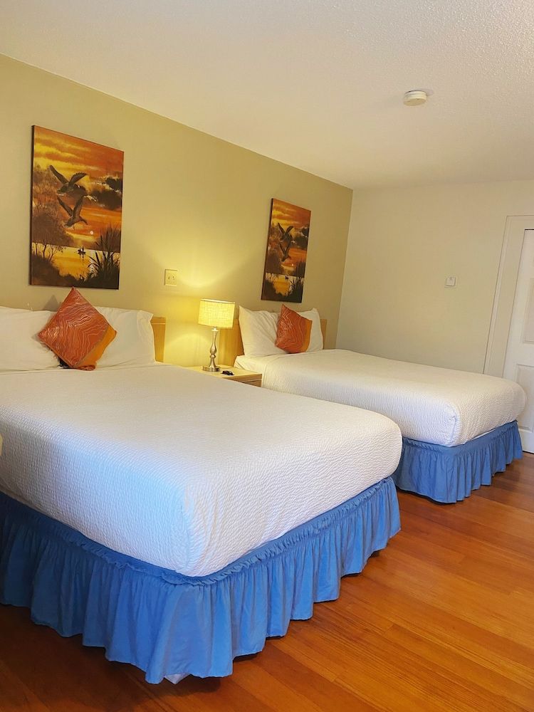 Slumber Lodge Motel Double Room, 2 Queen Beds 4