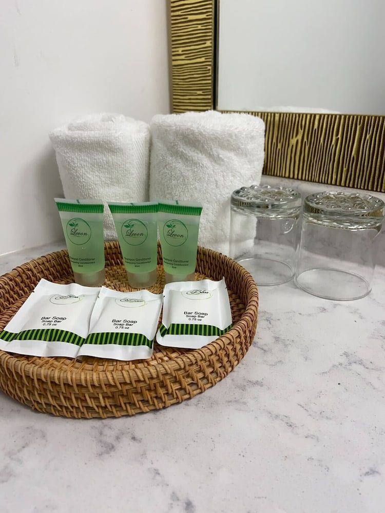 Slumber Lodge Motel Room, 1 Queen Bed 16