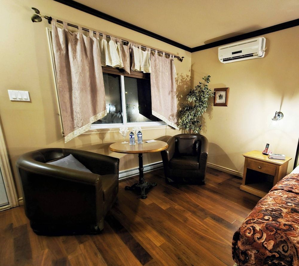 Hotel-Motel Drummond Suite (Mona Lisa) 5