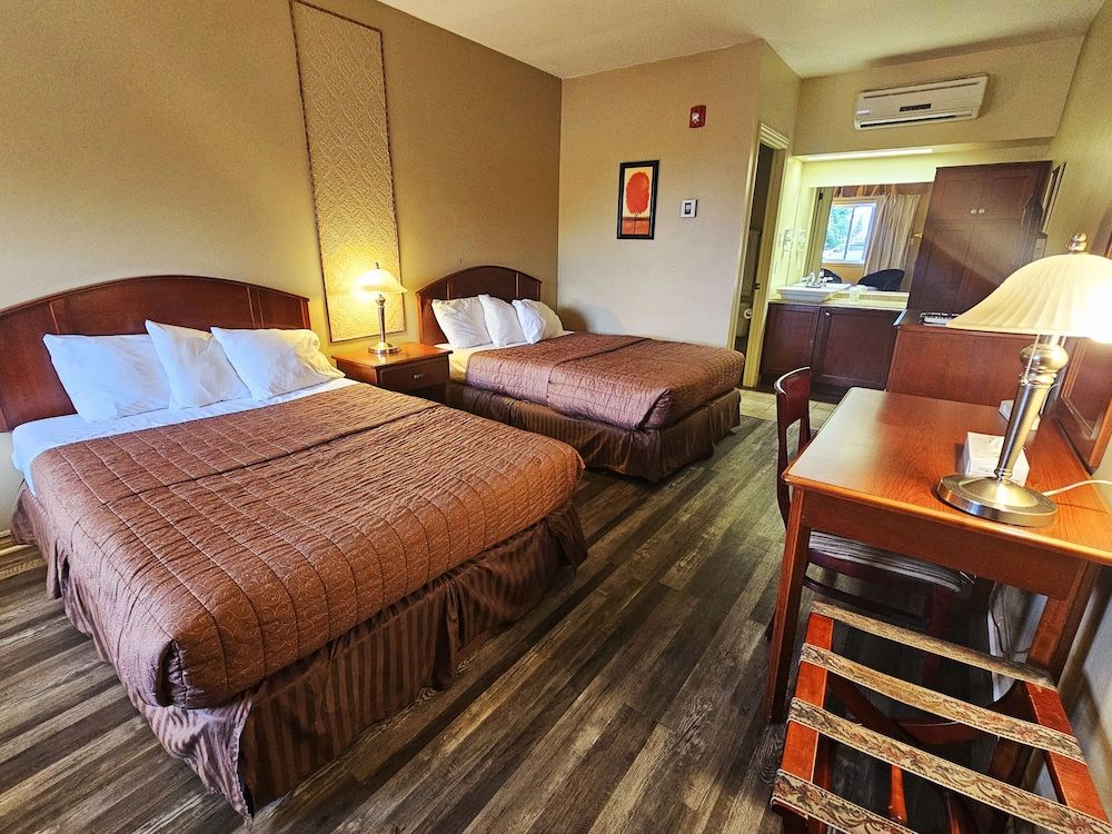 Hotel-Motel Drummond Classic Room, 2 Double Beds, Ground Floor 3