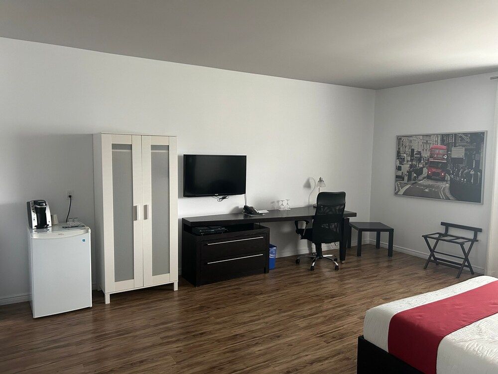 Hotel 1212 Superior Room, 1 Queen Bed, Accessible (Hotel) 5