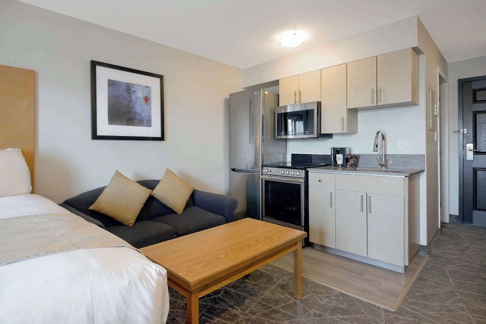 Comfort Suite, Multiple Beds (Coast Premium King Suite)