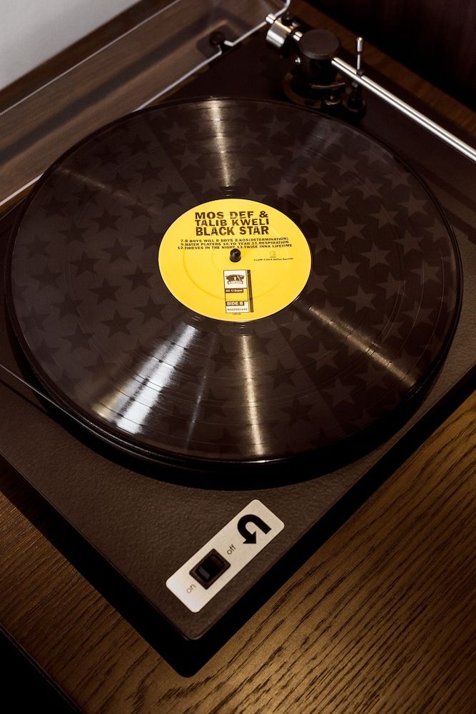 The Broadview Hotel Traditional Room, 1 King Bed 4