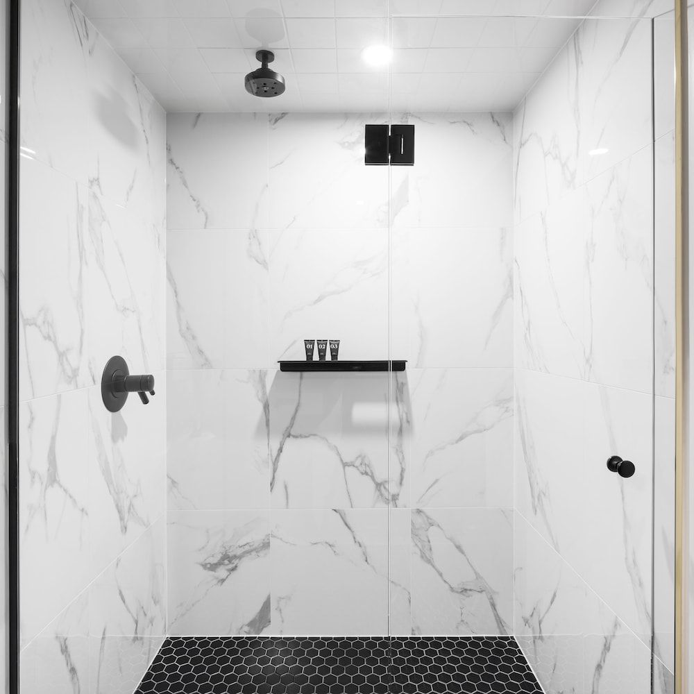 The Broadview Hotel Traditional Room, 1 King Bed 6