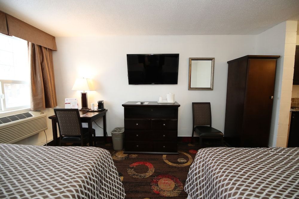 Stonebridge Hotel Deluxe Double Room, Kitchenette 8