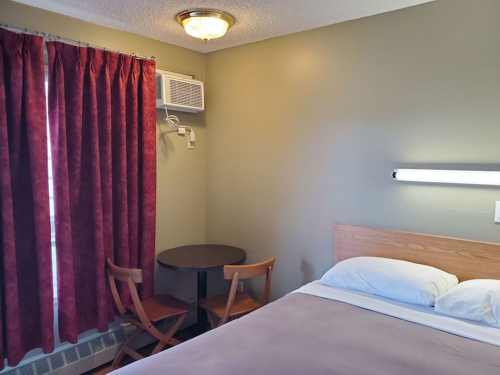 Stars Inn - Motel Single Room, 1 Queen Bed, Non Smoking, Kitchenette
