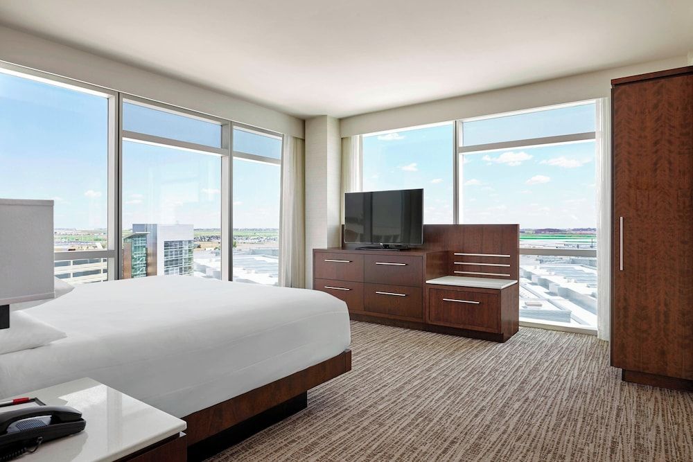 undefined Calgary Airport Marriott In-Terminal Hotel 7