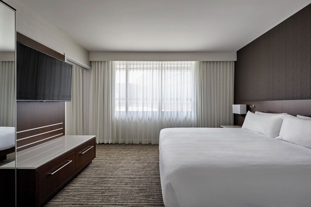 undefined Calgary Airport Marriott In-Terminal Hotel 9