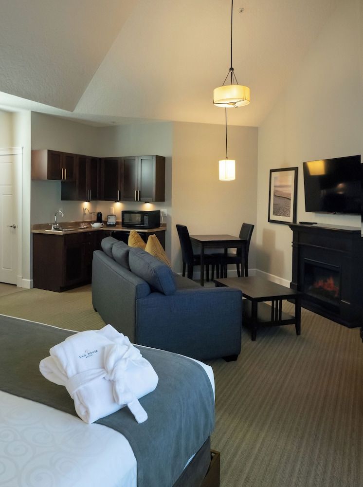 Old House Hotel Deluxe Studio, 2 Double Beds 4