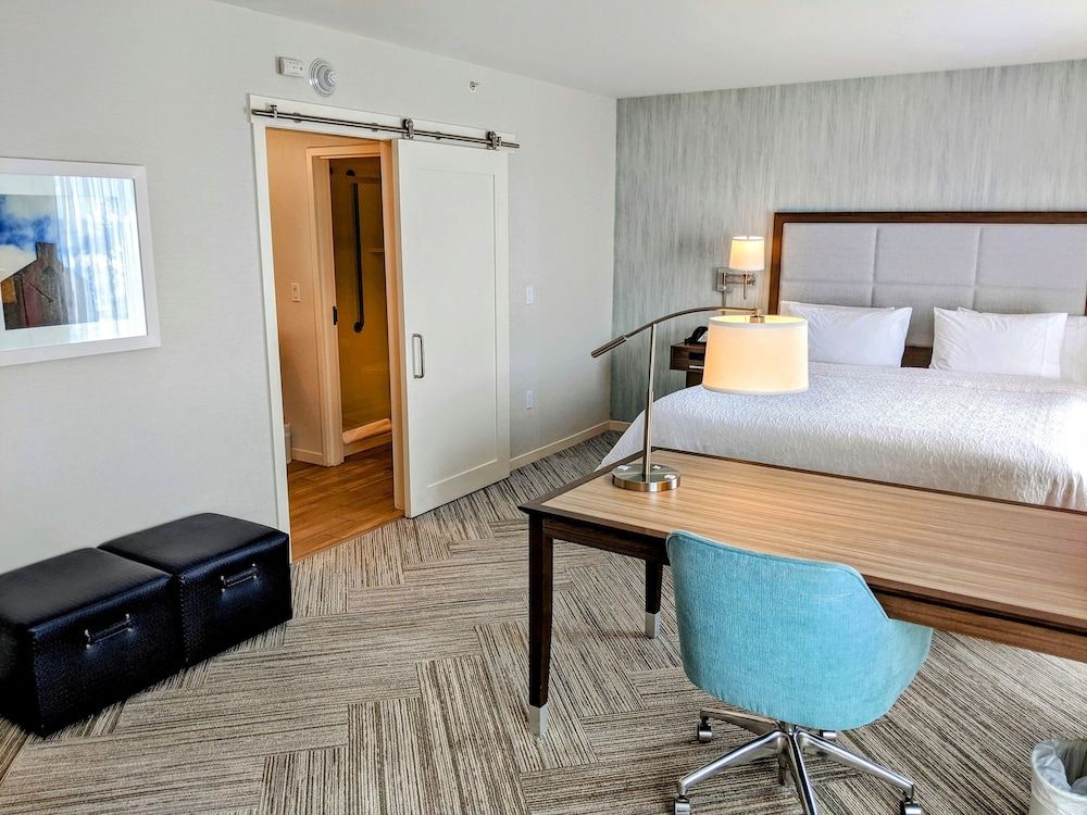 Studio Suite, 1 King Bed, Non Smoking