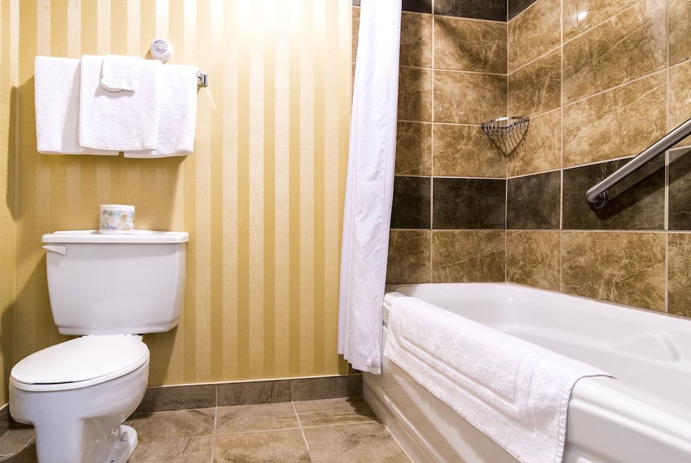 Sinbad's Hotel & Suites Queen Room 2