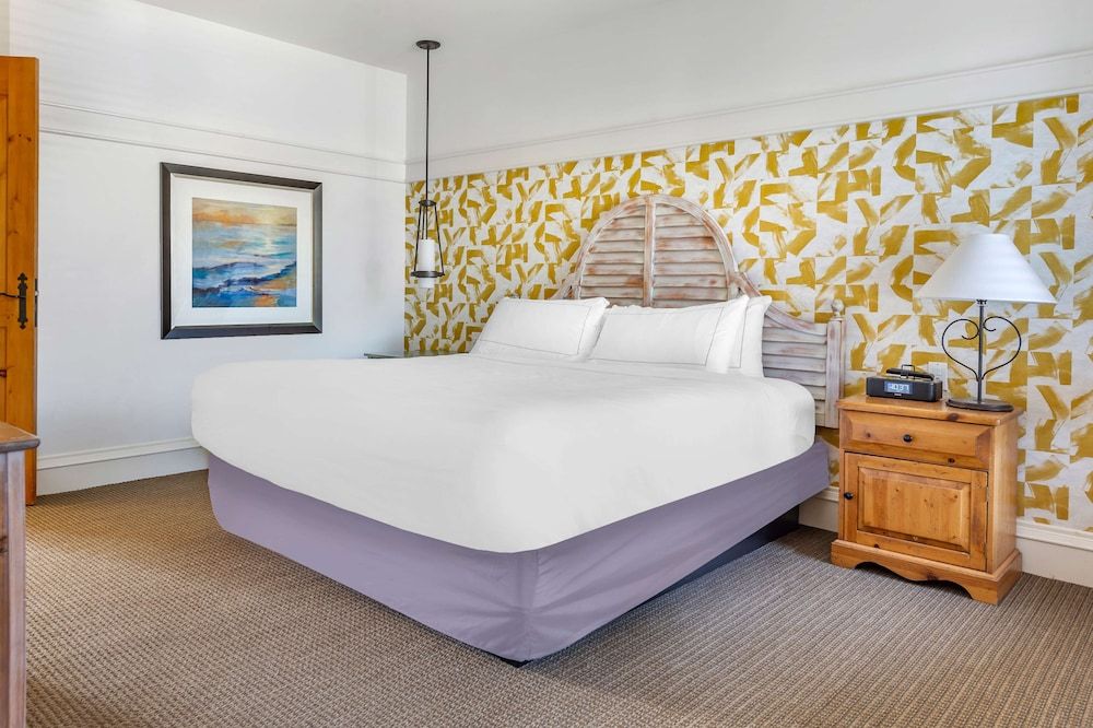 2 Bedrooms 2 Kings Golf View Suite