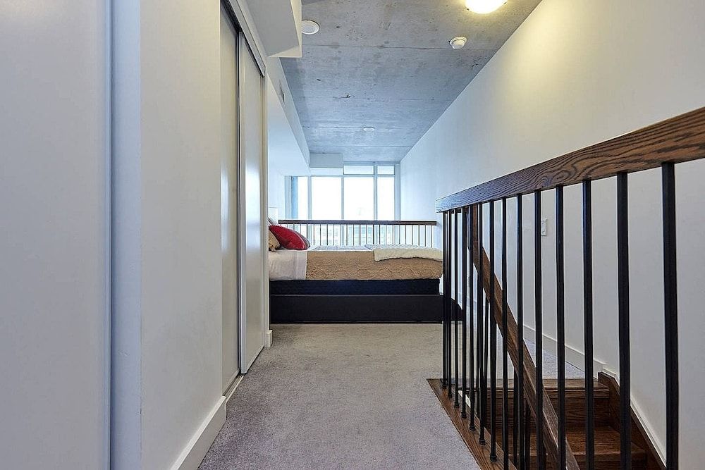 undefined Lavish Suites - Two Story Loft - Downtown Toronto 10