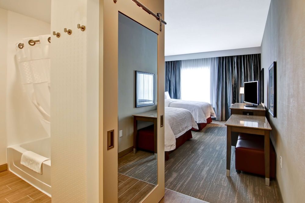 Room, 2 Queen Beds, Accessible, Non Smoking (mob/hearing acc w/ roll-in shower)