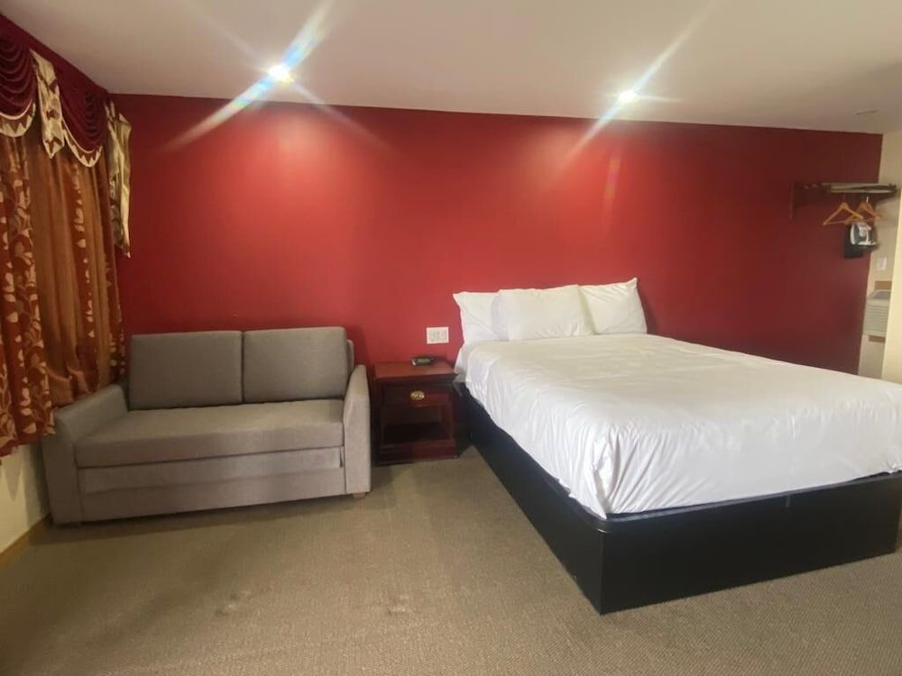 Masterson's Motel One Queen and One Sofa Bed