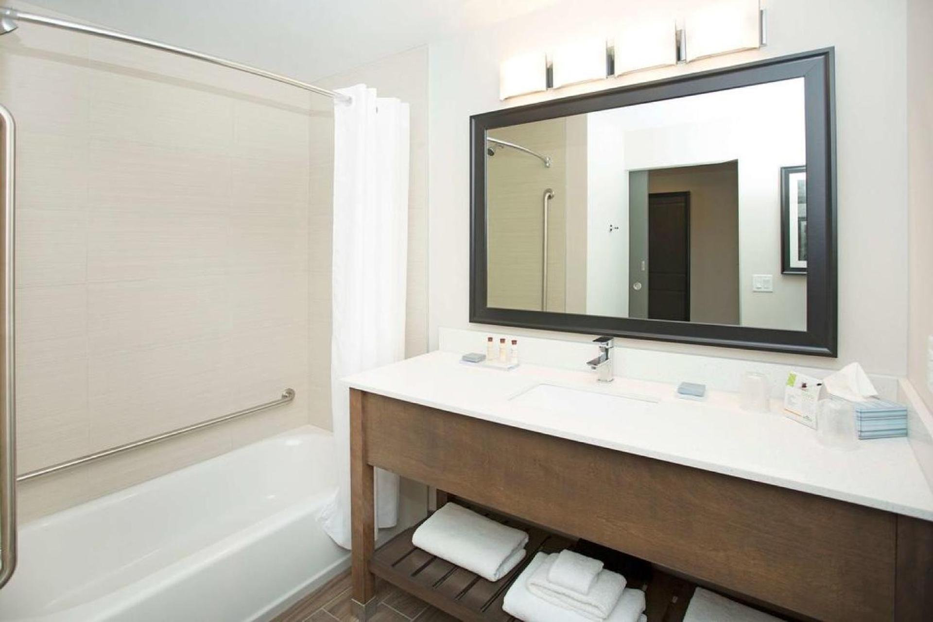 undefined Wingate By Wyndham Calgary Airport 5