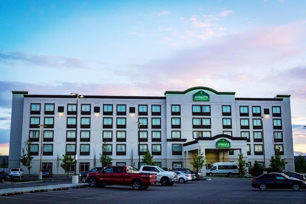 undefined Wingate By Wyndham Calgary Airport 2