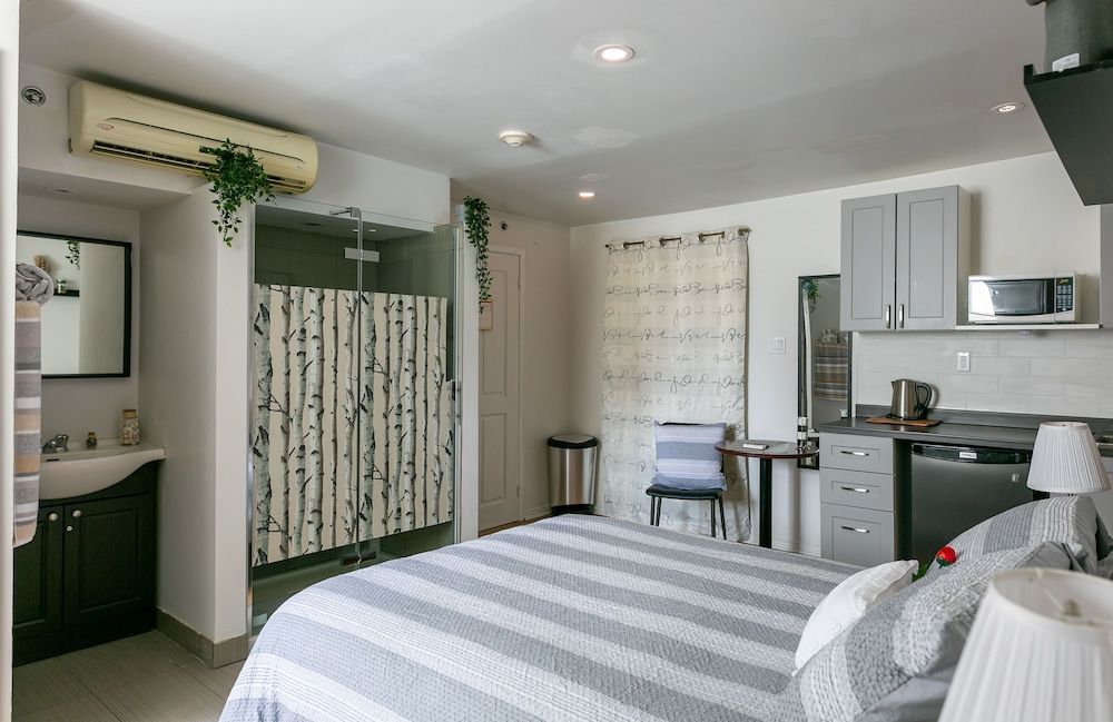 Auberge & Hôtel Montréal Espace Confort Auberge Zen Room, 1 Queen Bed 13