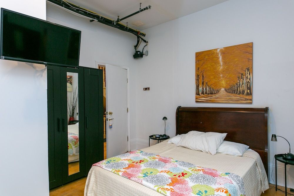 Auberge & Hôtel Montréal Espace Confort Auberge Zen Room, 1 Queen Bed 3