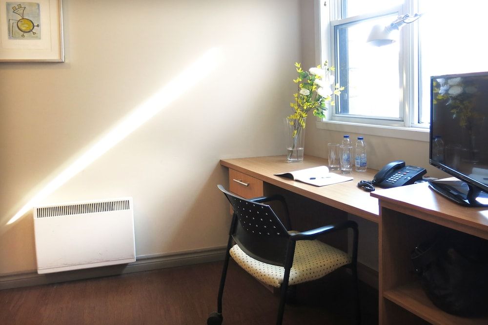 Auberge & Hôtel Montréal Espace Confort Superior Room, 1 Queen Bed 6