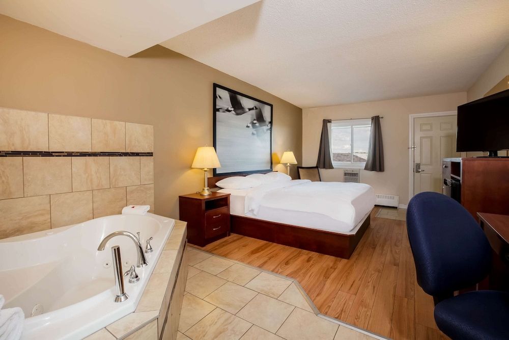 Room, Accessible, 1 King bed, Jetted Tub, (Non Smoking)