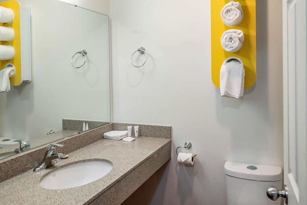 Motel 6 Fort Nelson, BC Deluxe Room, 1 King Bed, Non Smoking, Refrigerator & Microwave 6