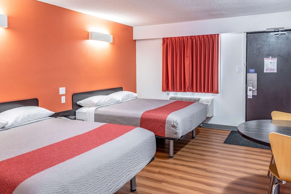 Motel 6 Fort Nelson, BC Deluxe Room, 2 Queen Beds, Non Smoking, Kitchenette 2