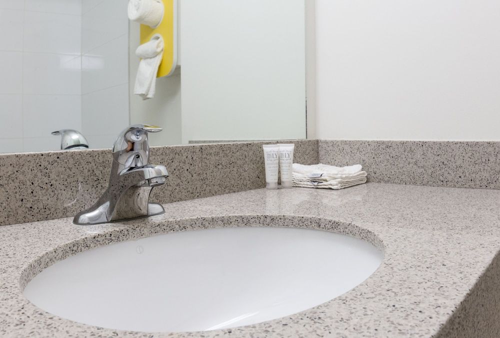 Motel 6 Fort Nelson, BC Deluxe Room, 2 Queen Beds, Non Smoking, Refrigerator & Microwave 17