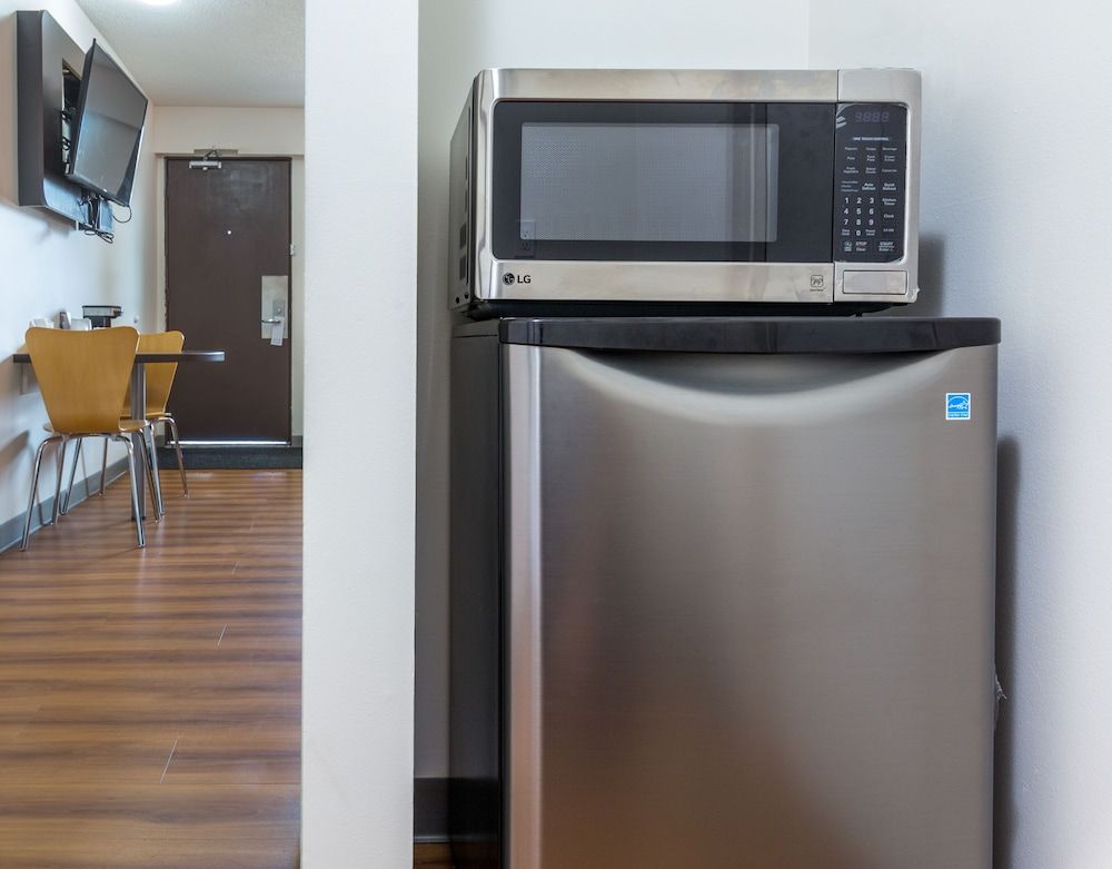 Motel 6 Fort Nelson, BC Deluxe Room, 2 Queen Beds, Non Smoking, Refrigerator & Microwave 14