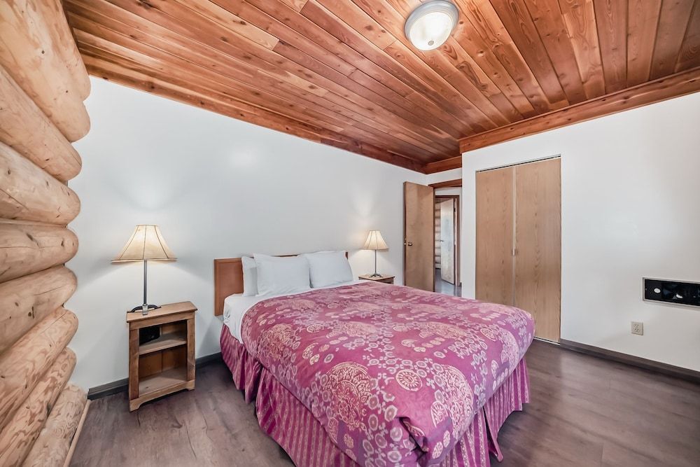 One Bedroom Suite Cabin