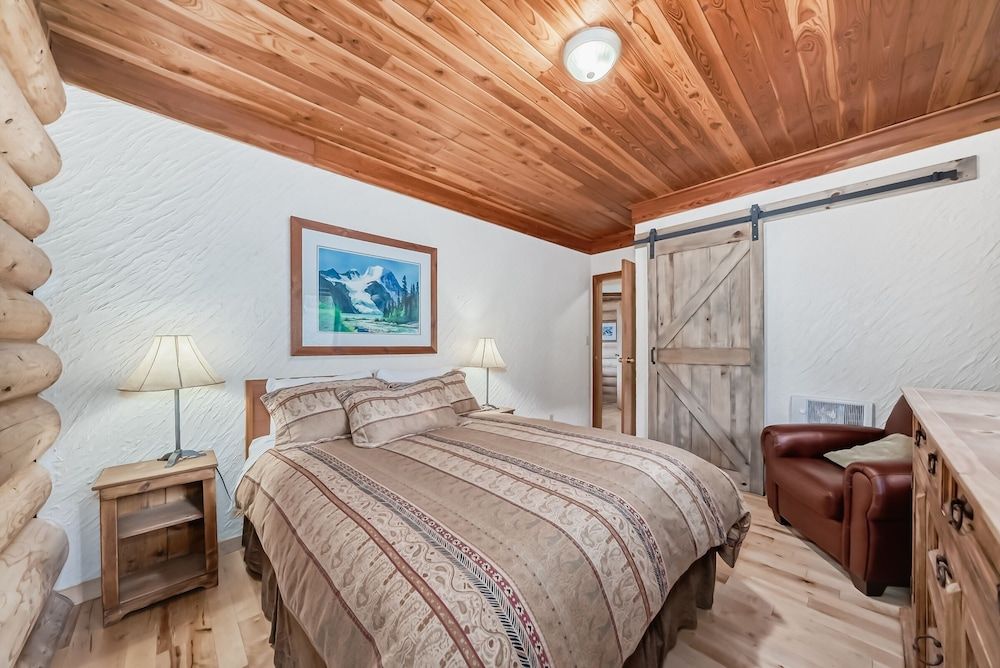 Executive One Bedroom Cabin