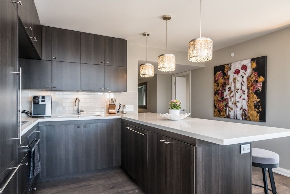 QuickStay - Premium 2bdrm in Yorkville (Yonge & Bloor) Superior Condo, 2 bedrooms and 2.5 bathrooms, City view, Tower 14