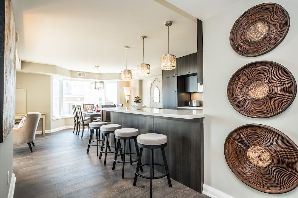 QuickStay - Premium 2bdrm in Yorkville (Yonge & Bloor) Superior Condo, 2 bedrooms and 2.5 bathrooms, City view, Tower 15