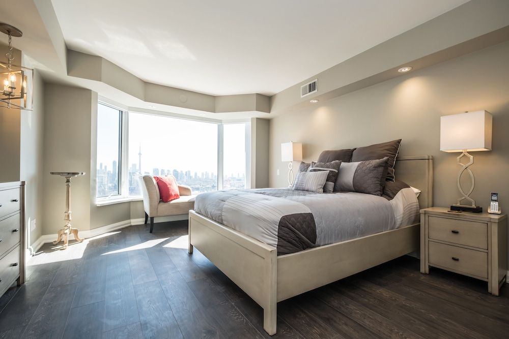QuickStay - Premium 2bdrm in Yorkville (Yonge & Bloor) Superior Condo, 2 bedrooms and 2.5 bathrooms, City view, Tower 23