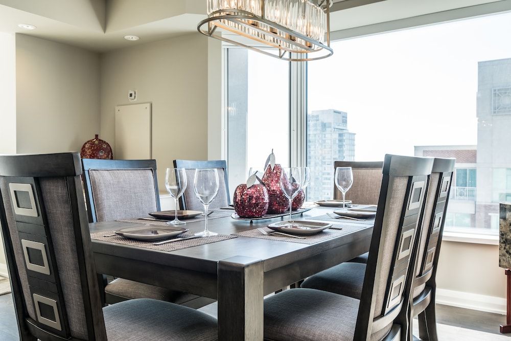 QuickStay - Premium 2bdrm in Yorkville (Yonge & Bloor) Superior Condo, 2 bedrooms and 2.5 bathrooms, City view, Tower 12