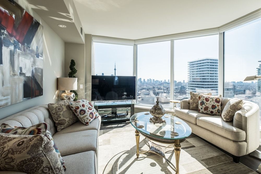 QuickStay - Premium 2bdrm in Yorkville (Yonge & Bloor) Superior Condo, 2 bedrooms and 2.5 bathrooms, City view, Tower 22