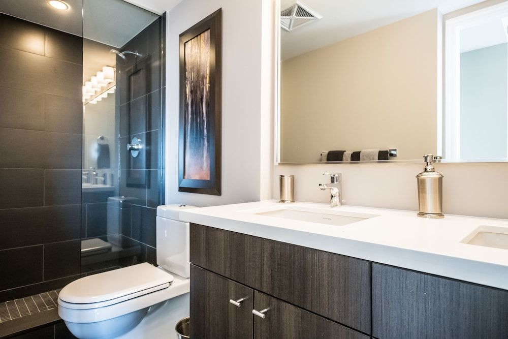 QuickStay - Premium 2bdrm in Yorkville (Yonge & Bloor) Superior Condo, 2 bedrooms and 2.5 bathrooms, City view, Tower 29