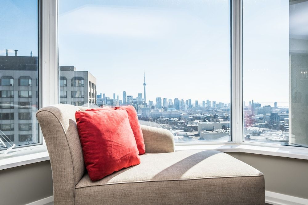 QuickStay - Premium 2bdrm in Yorkville (Yonge & Bloor) Superior Condo, 2 bedrooms and 2.5 bathrooms, City view, Tower 24