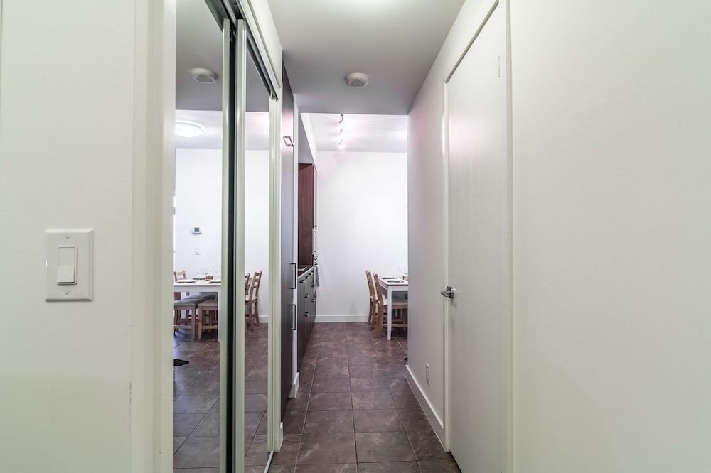 undefined AOC Suites 2 Bedroom Condo, City CN Tower View 6